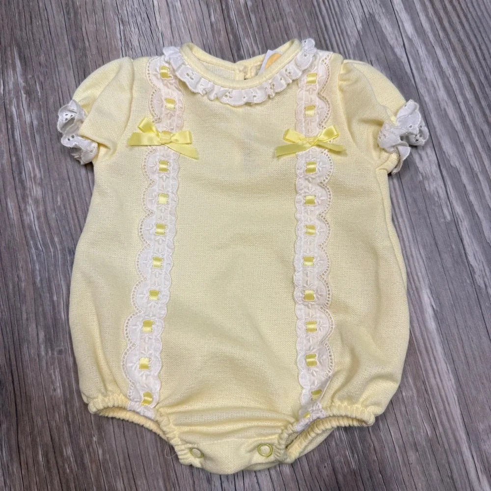 Vintage Carters Baby Girl 9M Yellow Eyelet Lace Bow Bubble Romper Made in USA